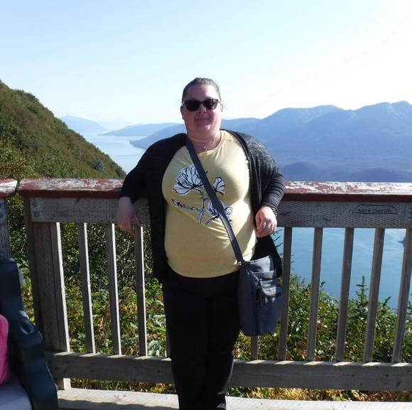 Meet your Posher, Karine - Picture 1 of 1